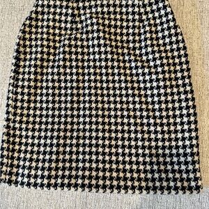 Petite Sophisticate Black and Cream Houndstooth Pencil Skirt